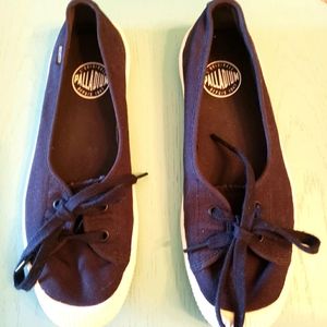 Palladium Black / white Ballet Flat Tennis Shoe 8